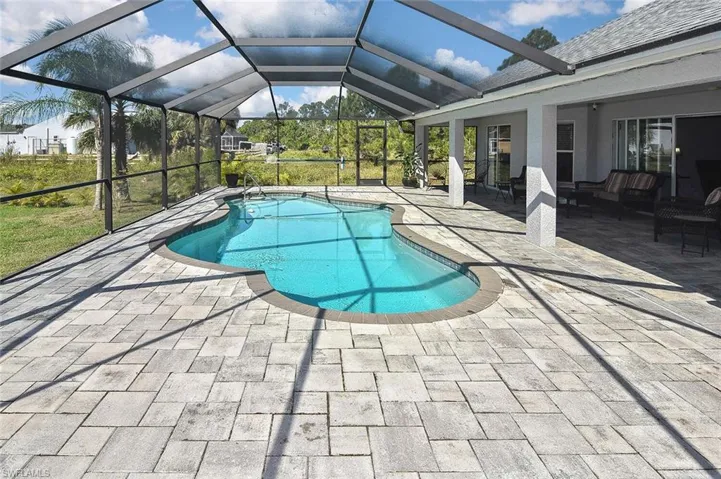 Plenty of space and southern sunshine for plants -- or parties!
