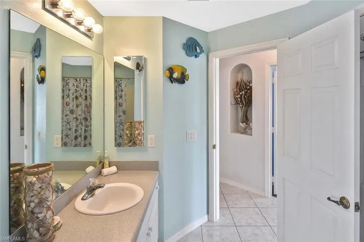 Guest bathroom...