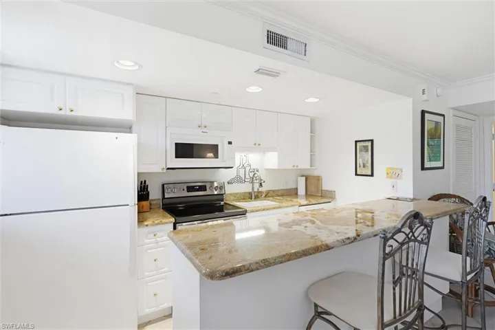 480  5th S ST, Naples, FL 34102