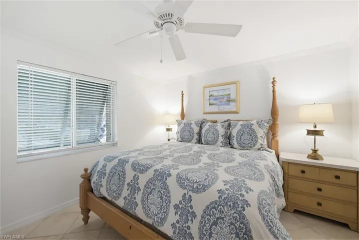 480  5th S ST, Naples, FL 34102