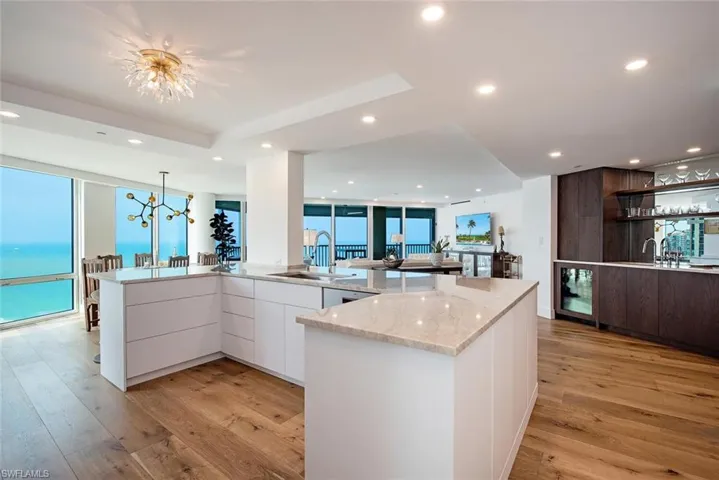 4651  Gulf Shore N BLVD, Naples, FL 34103