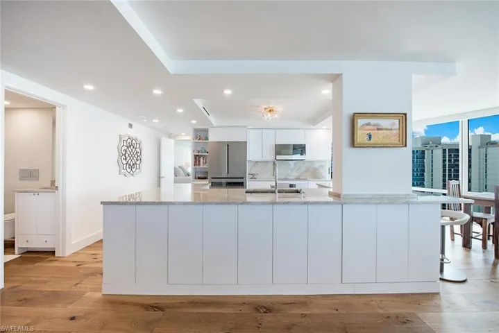 4651  Gulf Shore N BLVD, Naples, FL 34103
