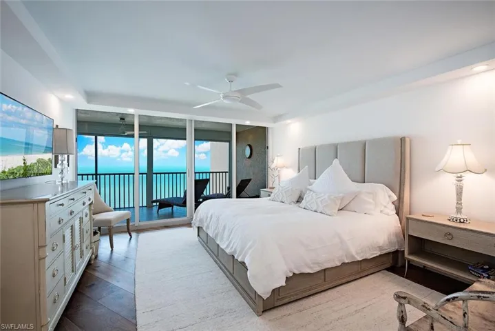 4651  Gulf Shore N BLVD, Naples, FL 34103