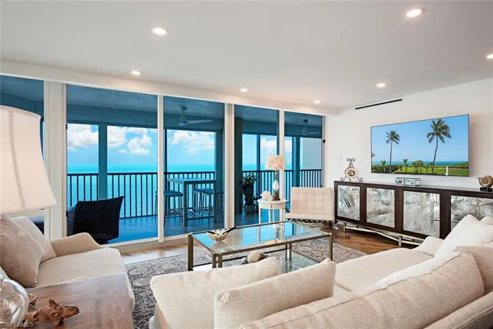 4651  Gulf Shore N BLVD, Naples, FL 34103