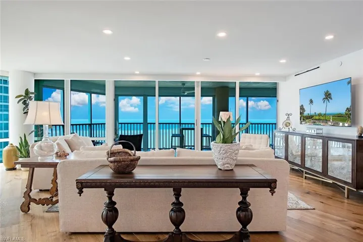 4651  Gulf Shore N BLVD, Naples, FL 34103