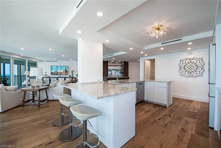 4651  Gulf Shore N BLVD, Naples, FL 34103