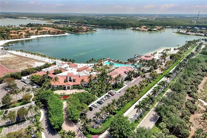Beach Club/Lake