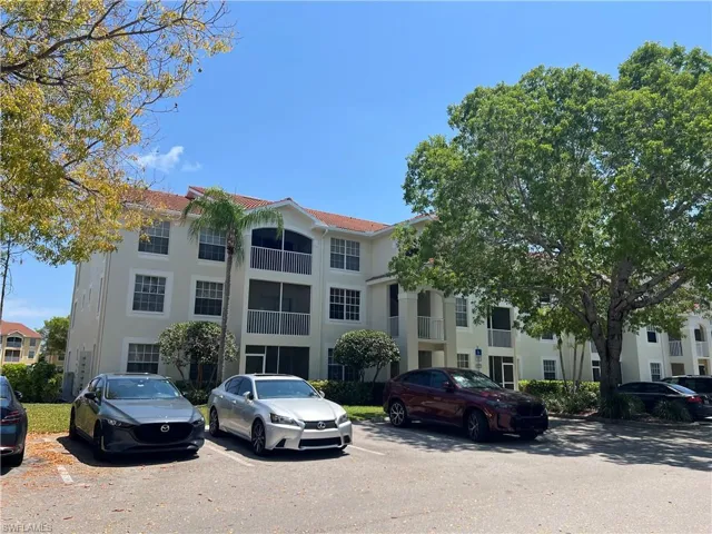 4620  Saint Croix  LN, Naples, FL 34109