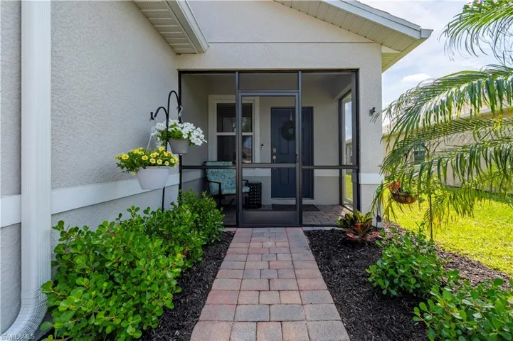 Screened in front porch
