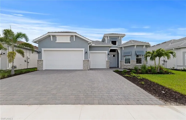 AVALIABLE NOW!MOVE INTO THIS BEAUTIFUL LAYTON BEFORE THE HOLIDAYS