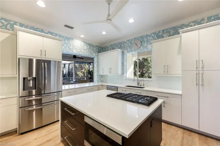 This is why we live in Florida - waterfront views, sunshine, and a boat at your fingertips!
