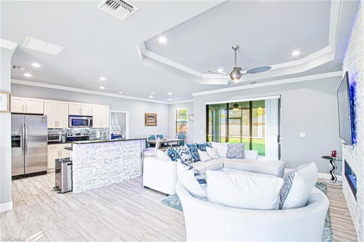 3803 SE 4th AVE, CAPE CORAL FL 33904