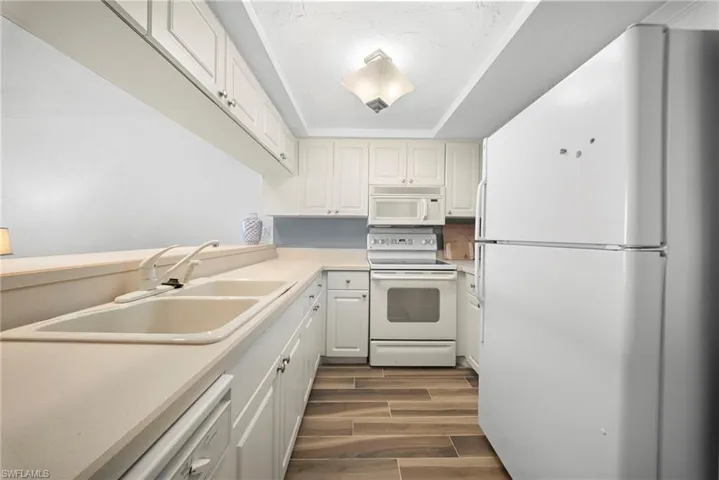 25820 Hickory Blvd 402, Bonita Springs, Florida 34134