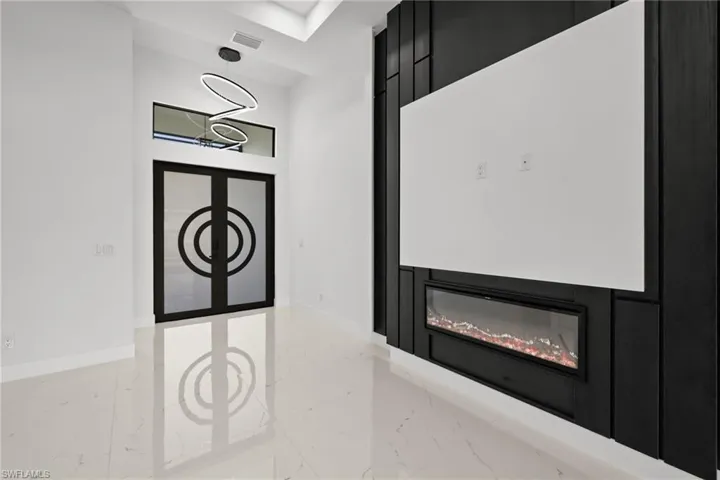 Detailed view of baseboards