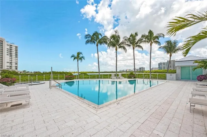 60 Seagate Dr 1606, Naples, Florida 34103