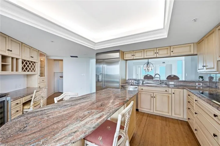 60 Seagate Dr 1606, Naples, Florida 34103