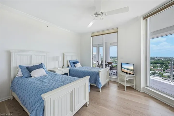 60 Seagate Dr 1606, Naples, Florida 34103