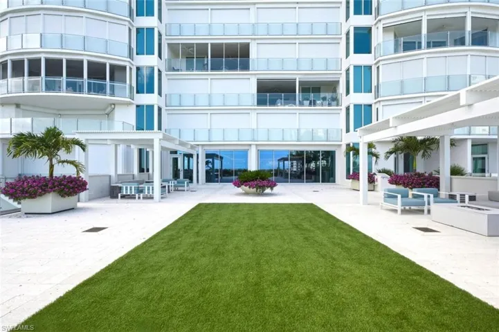 60 Seagate Dr 1606, Naples, Florida 34103