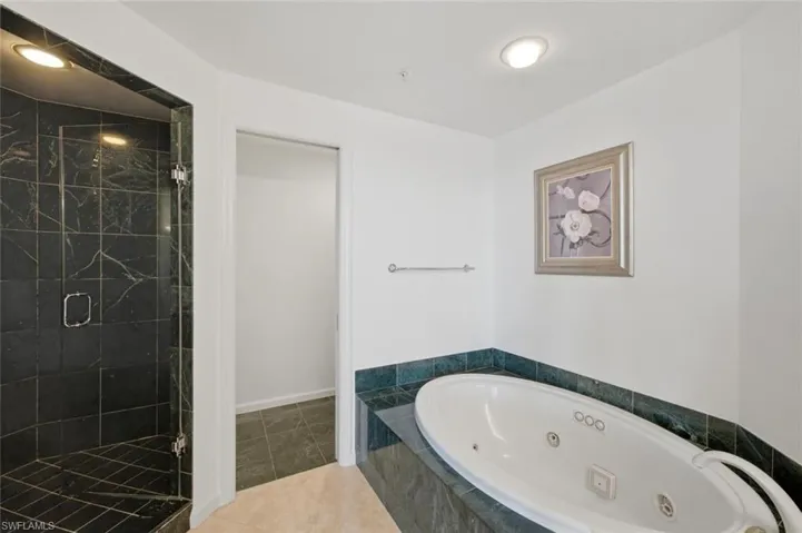60 Seagate Dr 1606, Naples, Florida 34103