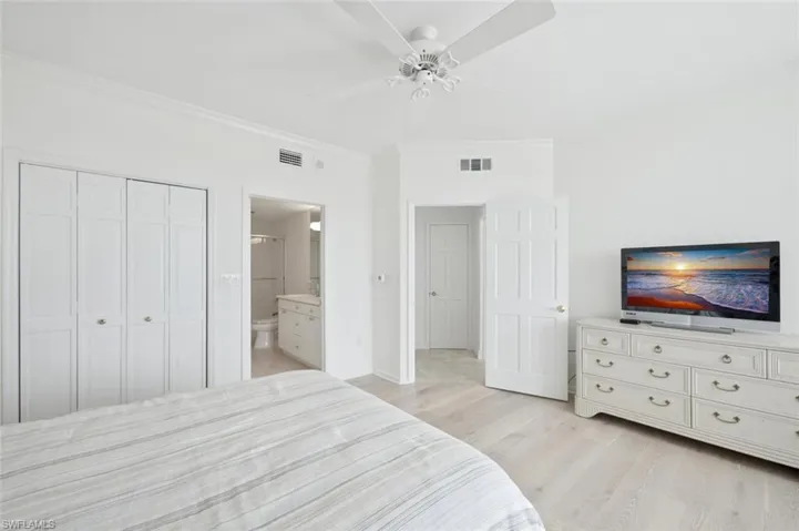 60 Seagate Dr 1606, Naples, Florida 34103