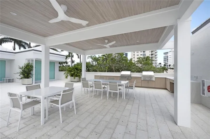 60 Seagate Dr 1606, Naples, Florida 34103