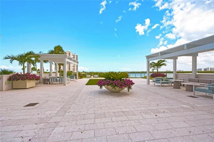 60 Seagate Dr 1606, Naples, Florida 34103