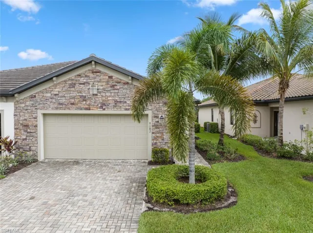 9187  Woodhurst  DR, Naples, FL 34120