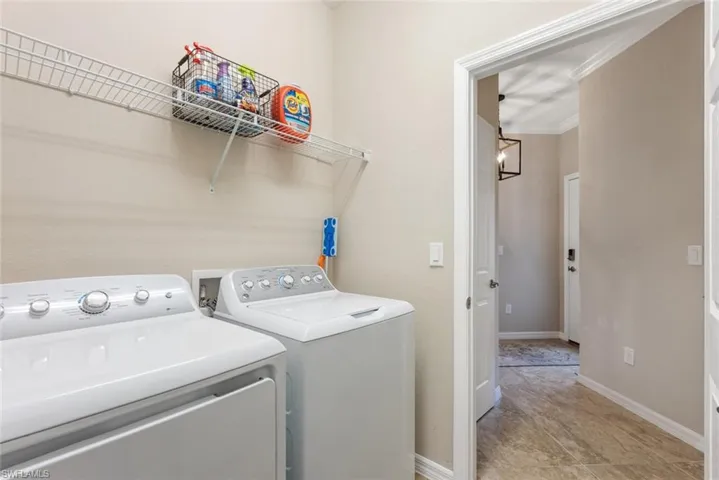 9187  Woodhurst  DR, Naples, FL 34120