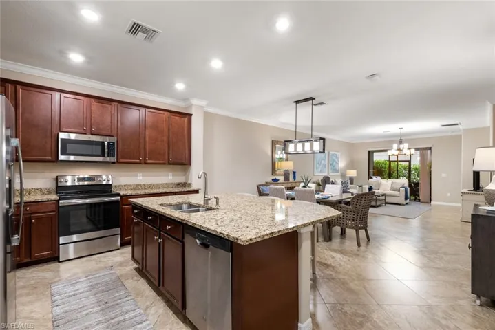 9187  Woodhurst  DR, Naples, FL 34120