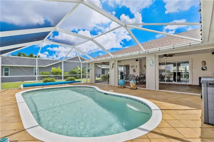 Pool & Lanai