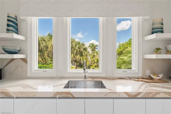545 Lighthouse Way, Sanibel, Florida 33957
