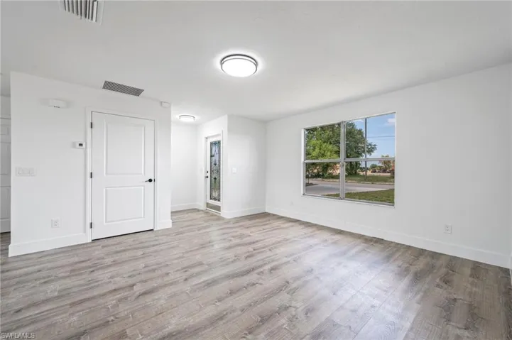 1331 Ne 12th Ave, Cape Coral, Florida 33909