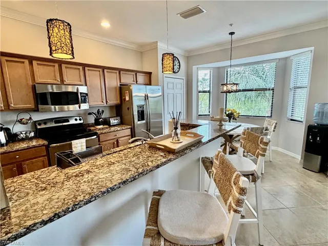 9715  ACQUA  CT, Naples, FL 34113