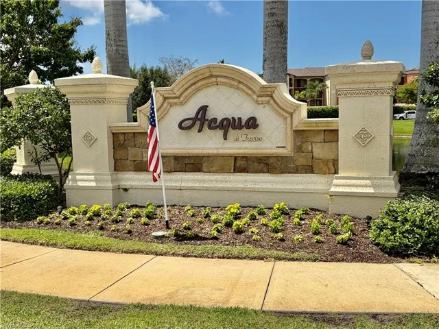 9715  ACQUA  CT, Naples, FL 34113