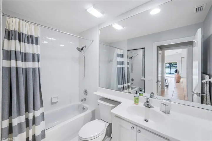 4251  Redonda  LN, Naples, FL 34119