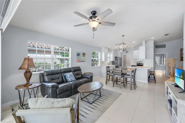 4251  Redonda  LN, Naples, FL 34119