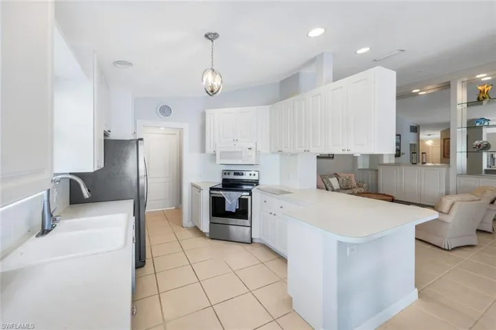 4251  Redonda  LN, Naples, FL 34119