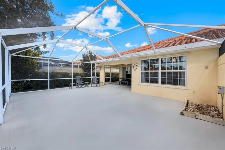 4251  Redonda  LN, Naples, FL 34119