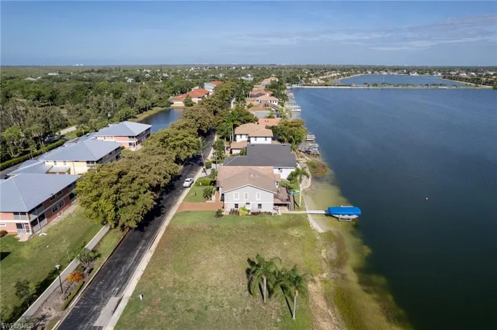 5090 Harborage Dr, Fort Myers, Florida 33908