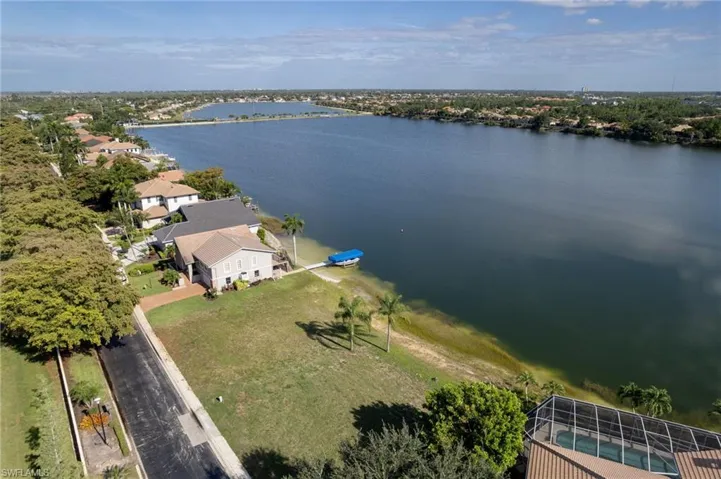 5090 Harborage Dr, Fort Myers, Florida 33908