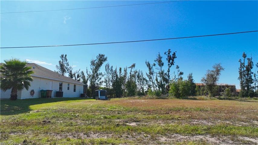 2100 SW 22nd TER, CAPE CORAL FL 33991