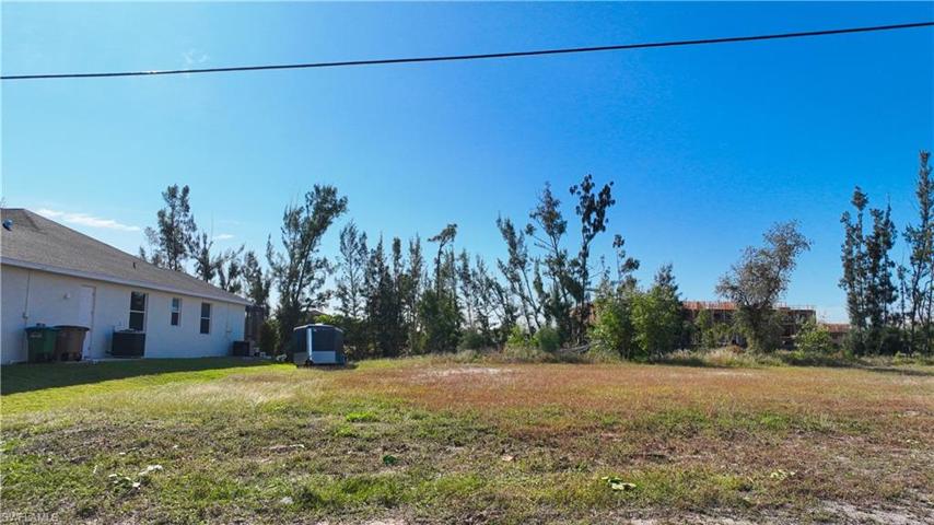 2100 SW 22nd TER, CAPE CORAL FL 33991