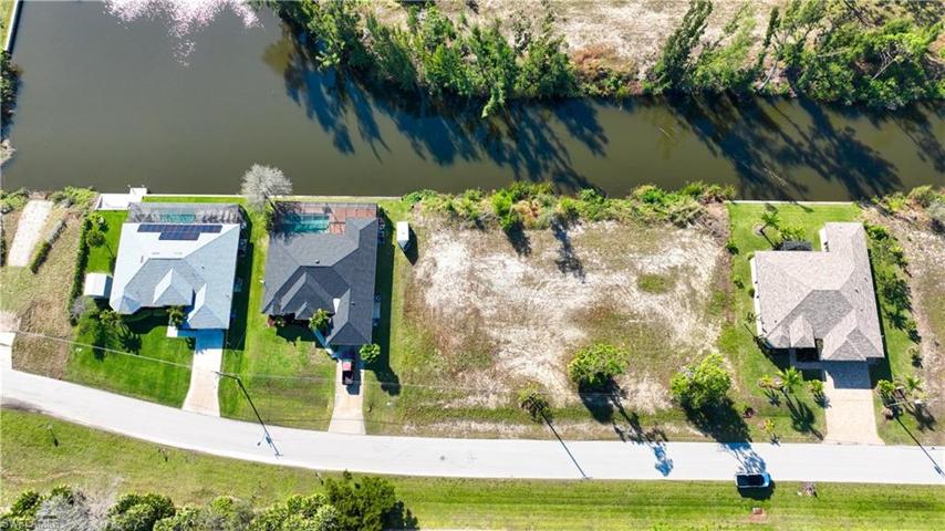 2100 SW 22nd TER, CAPE CORAL FL 33991