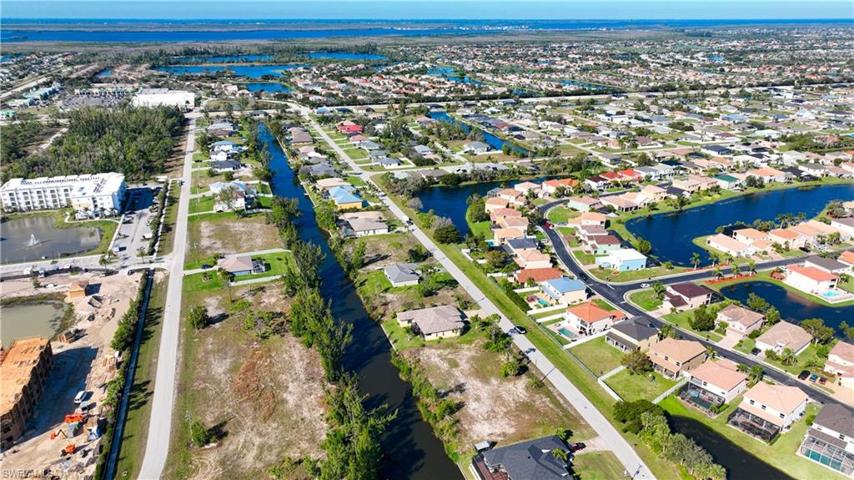 2100 SW 22nd TER, CAPE CORAL FL 33991