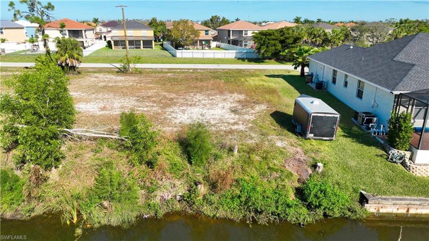 2100 SW 22nd TER, CAPE CORAL FL 33991