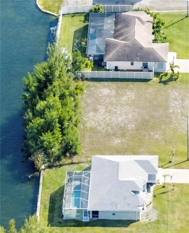 623 22nd Ter, Cape Coral, Florida 33991