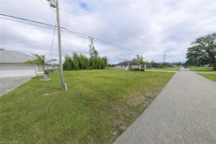 623 22nd Ter, Cape Coral, Florida 33991