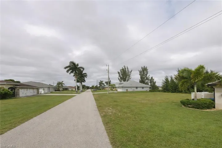623 22nd Ter, Cape Coral, Florida 33991
