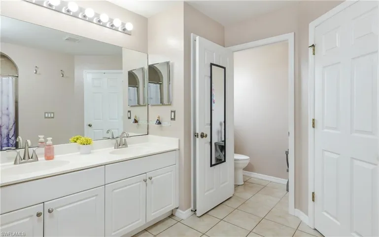 919 SW 33rd  ST, Cape Coral, FL 33914