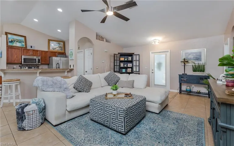 919 SW 33rd  ST, Cape Coral, FL 33914